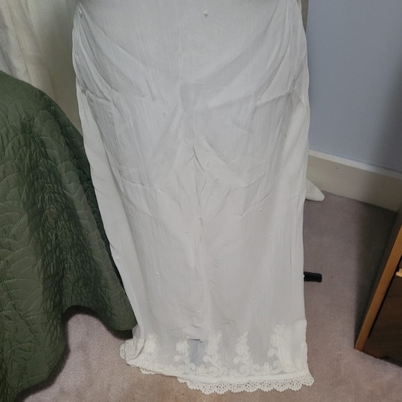 Beautiful Cream Dress - Picture 5 of 5